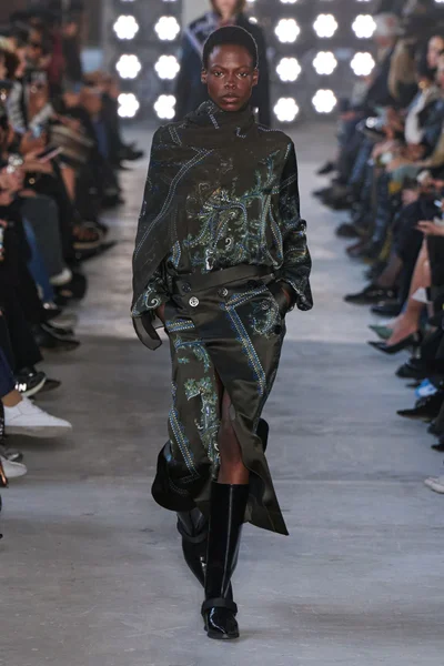 Look 35